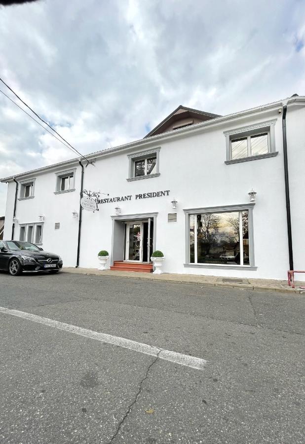 President Hotel Ploiesti Exterior photo