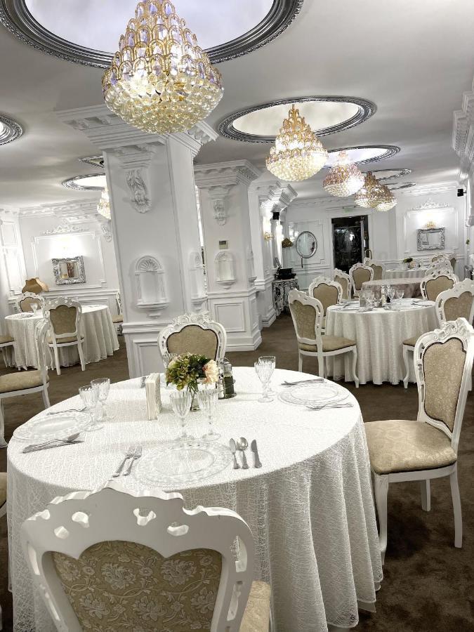President Hotel Ploiesti Exterior photo