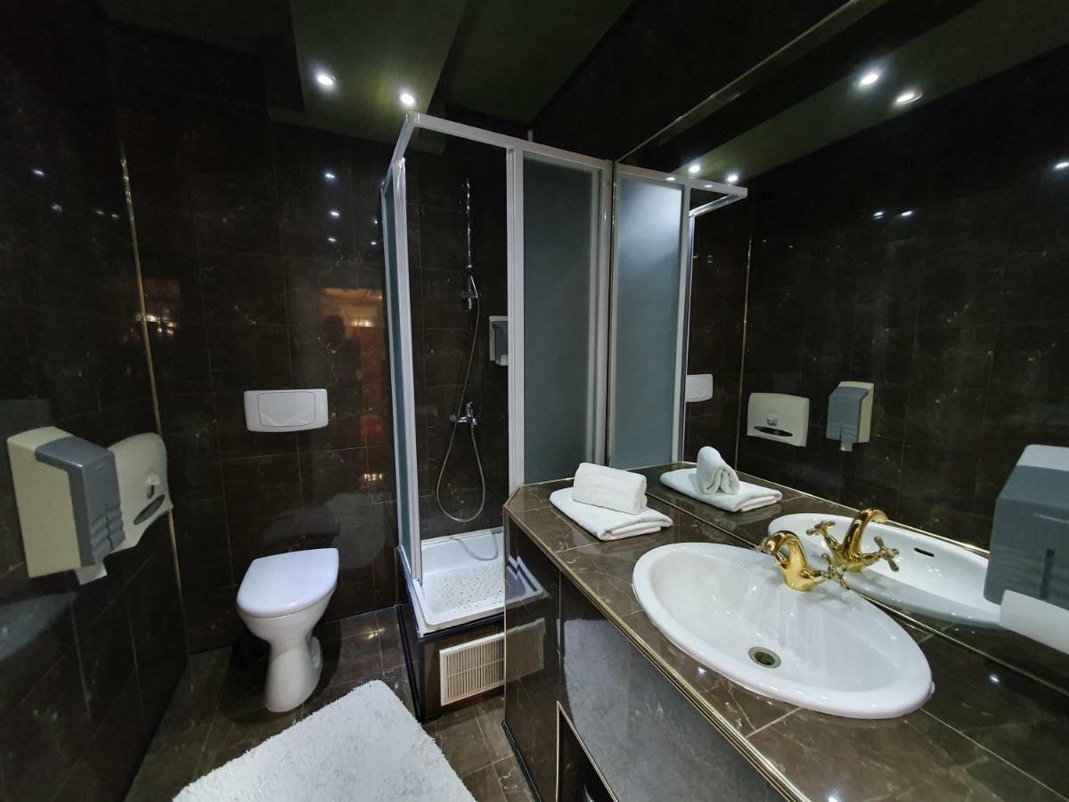 President Hotel Ploiesti Exterior photo
